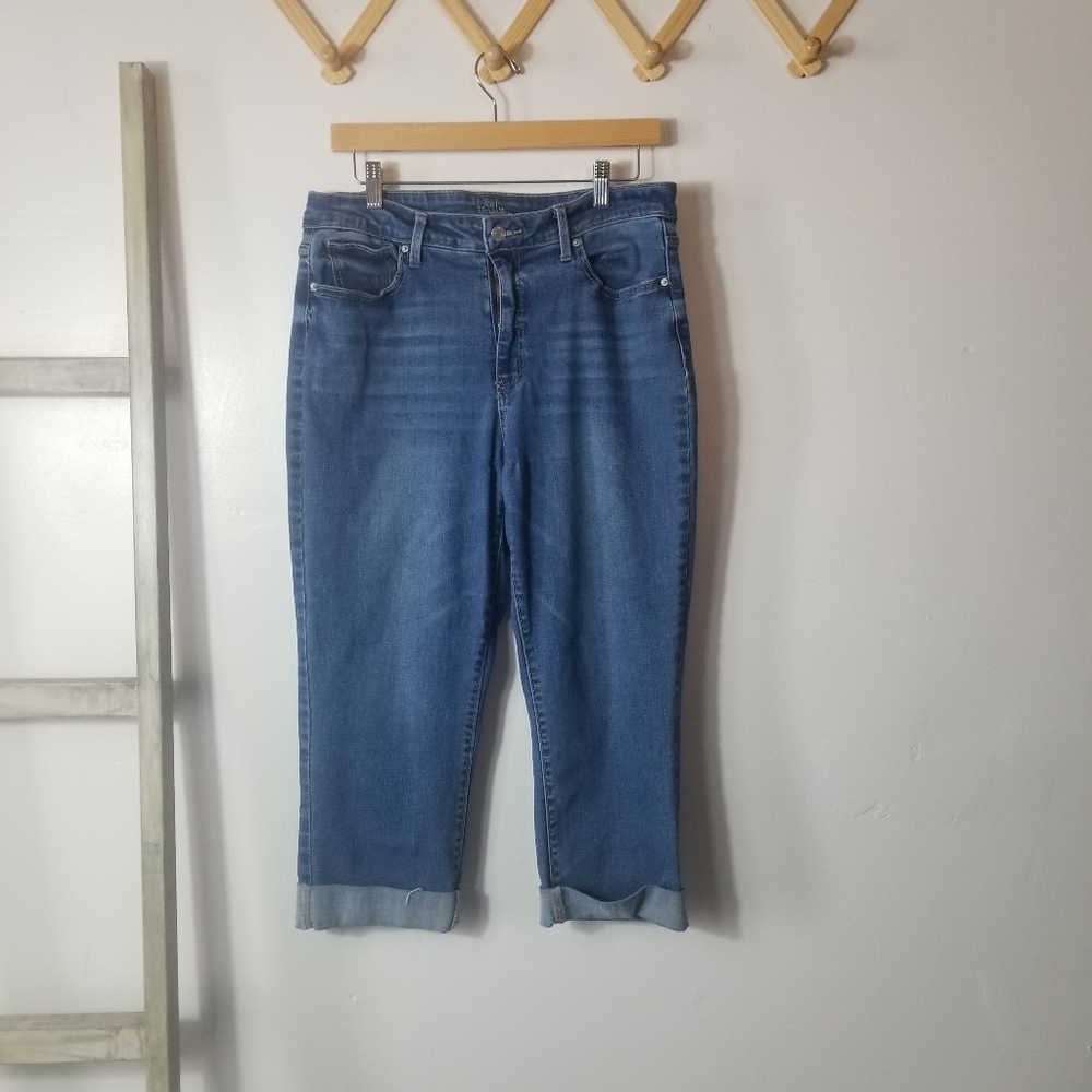 TIME AND TRU WOMEN'S CAPRIS HIGH RISE JEANS SIZE 14